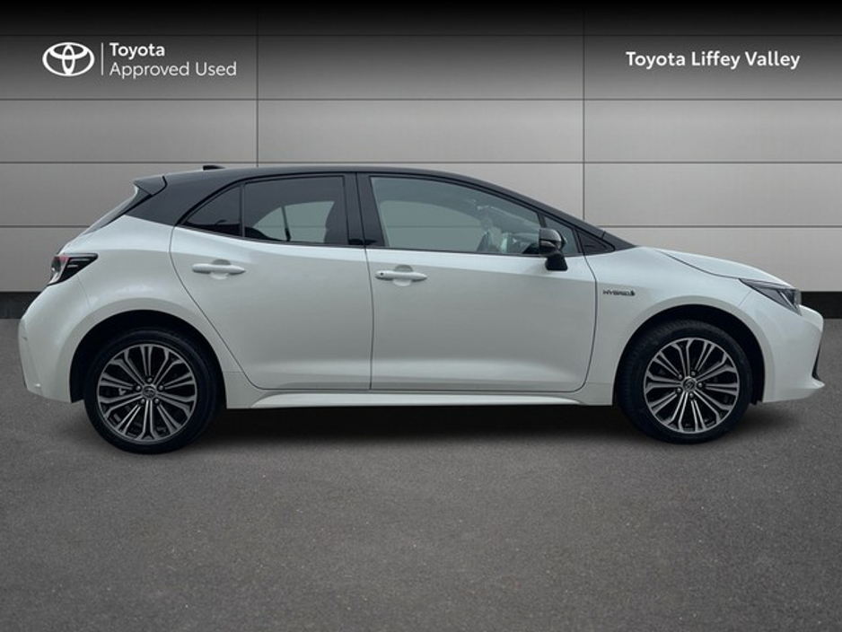 2020 Toyota Corolla - image 3