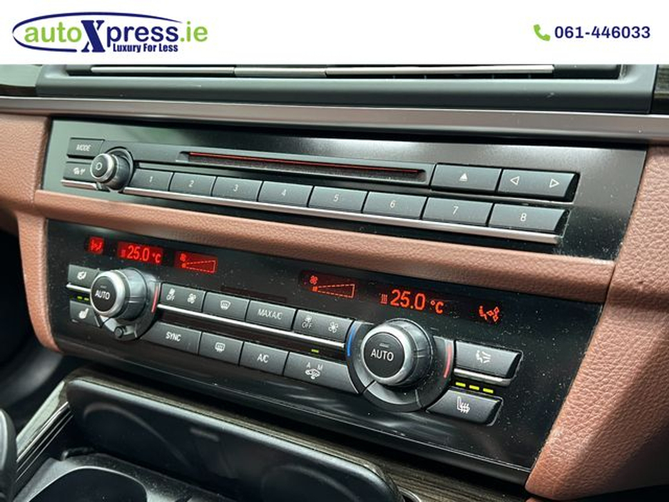 2016 BMW 5 Series - image 26