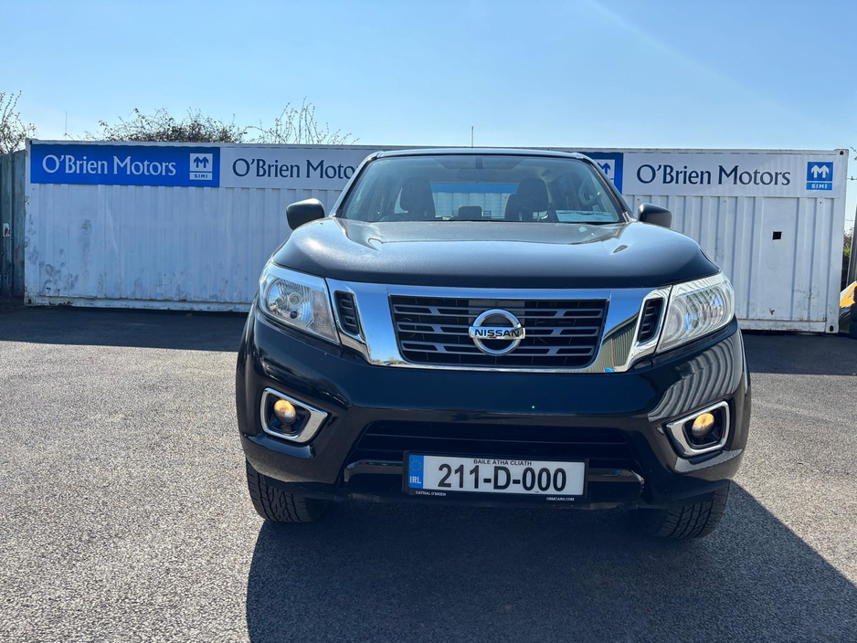 2021 Nissan Navara - image 2