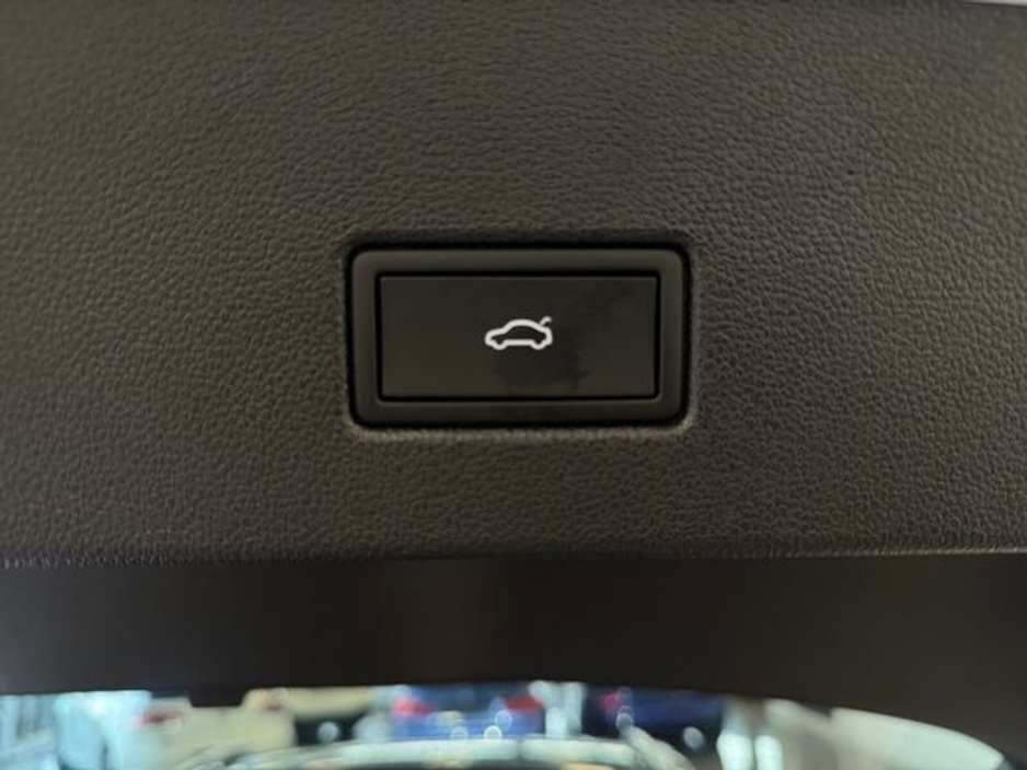 2022 Volkswagen T-Roc - image 19