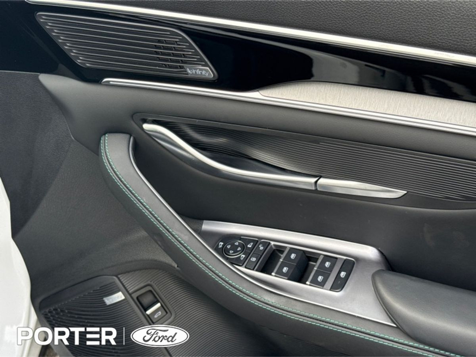 2025 BYD Seal U - image 25