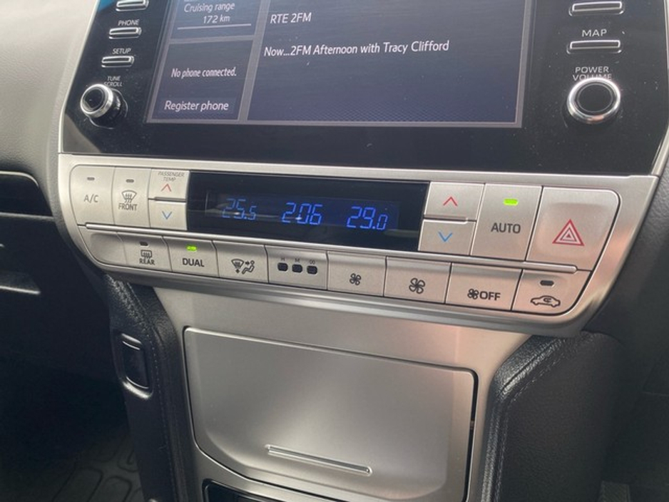 2023 Toyota Landcruiser - image 13