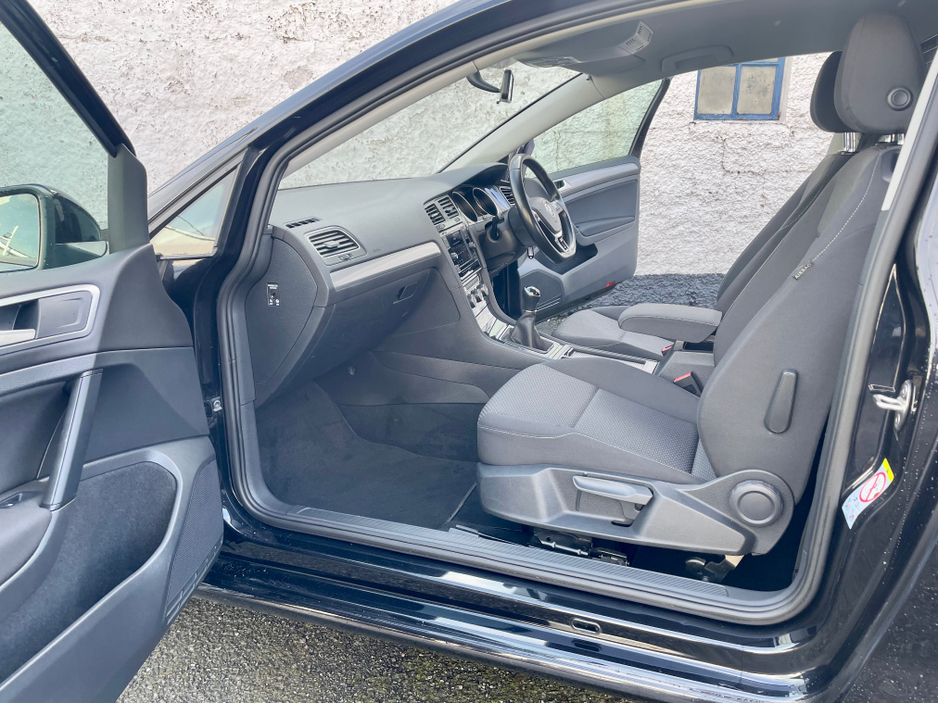 2019 Volkswagen Golf - image 29