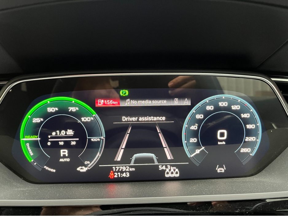 2022 Audi e-tron - image 26