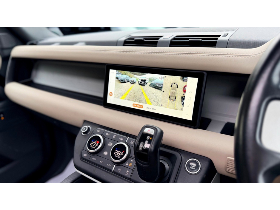 2021 Land Rover Defender - image 7