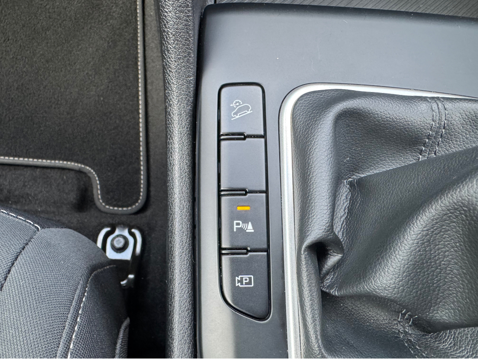 2022 Kia Sportage - image 24