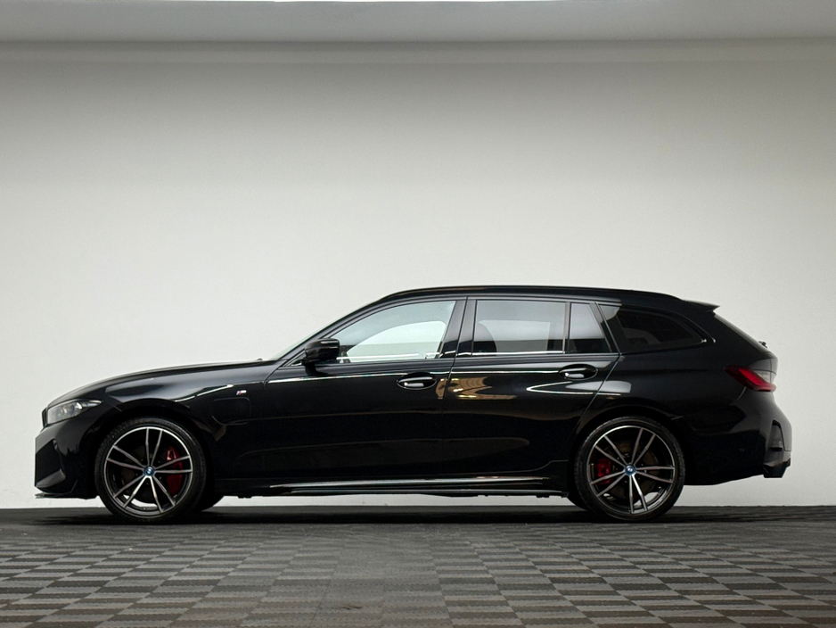 2024 BMW 3 Series - image 4