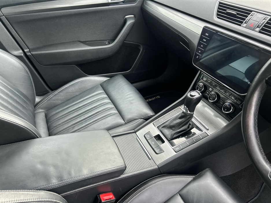 2020 Skoda Superb - image 16