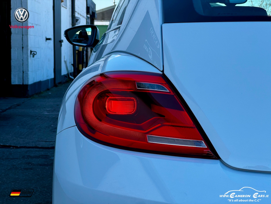 2013 Volkswagen Beetle - image 22