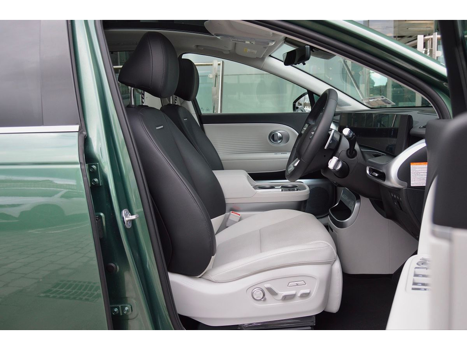 2025 Hyundai Ioniq 9 RWD standard (Long Range) Platinum €73,995