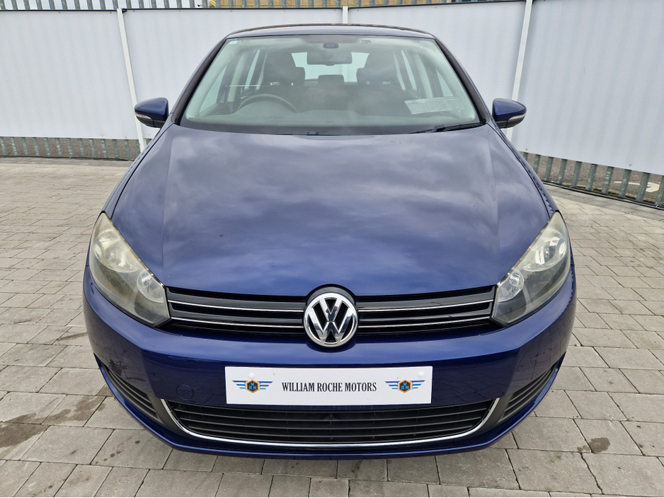 2012 Volkswagen Golf - image 3