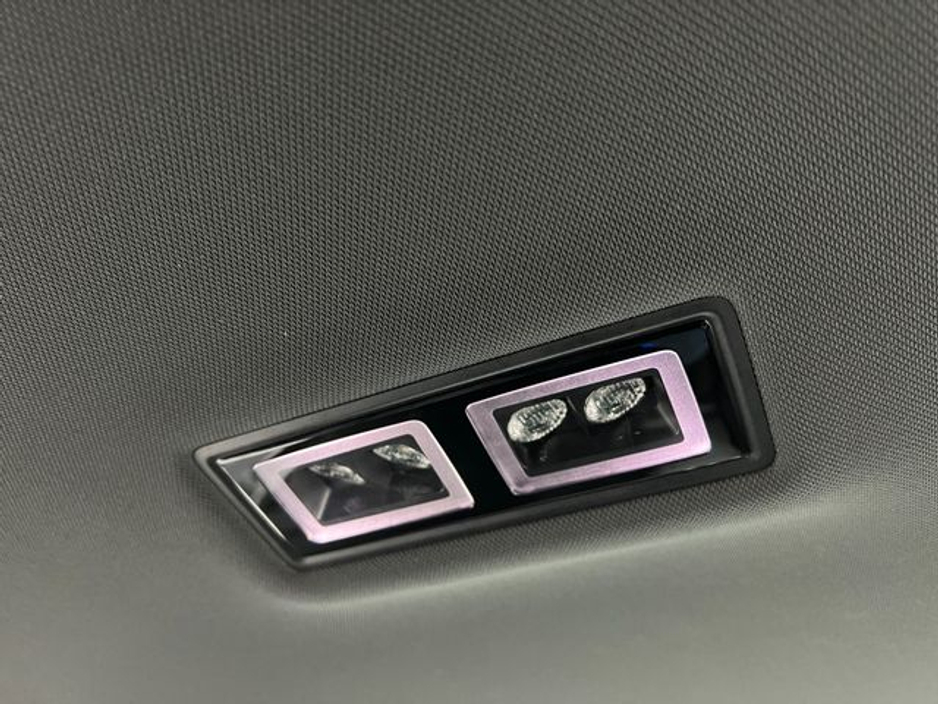 2023 Volkswagen Golf - image 18