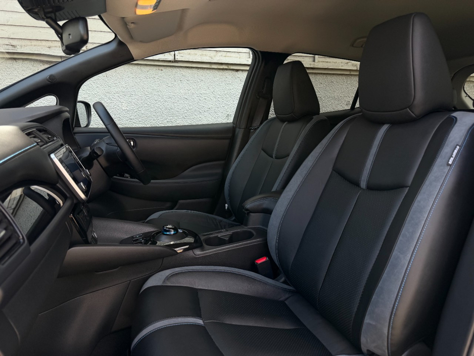 2024 Nissan Leaf - image 21