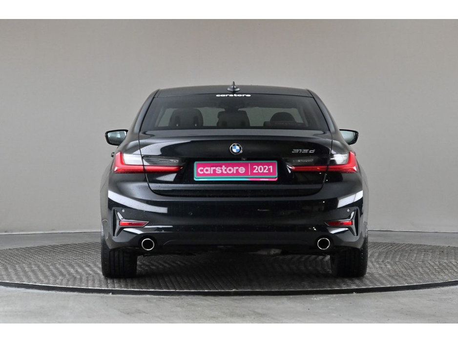 2021 BMW 3 Series - image 8