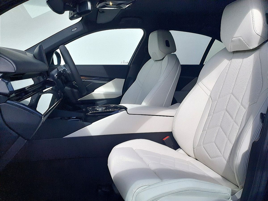 2026 BMW 5 Series - image 7