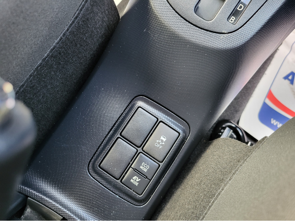 2020 Toyota Aqua - image 26