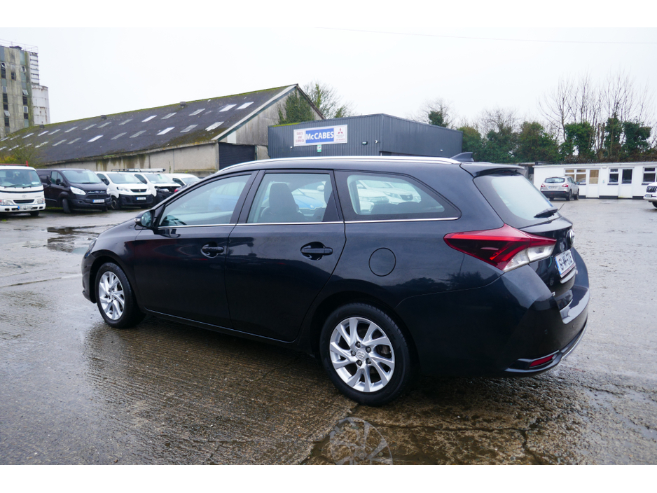 2016 Toyota Auris 1.6 D BUSINESS EDITION 1 110BHP 5DR €12,750