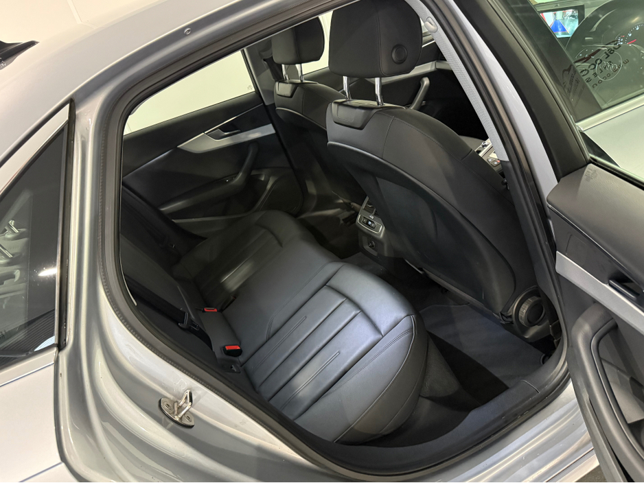 2021 Audi A4 - image 4