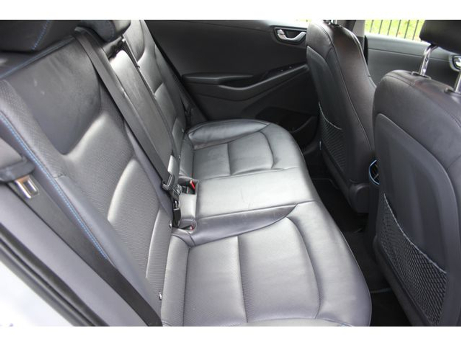 2018 Hyundai Ioniq PREMIUM SE Plug In hybrid €15,950