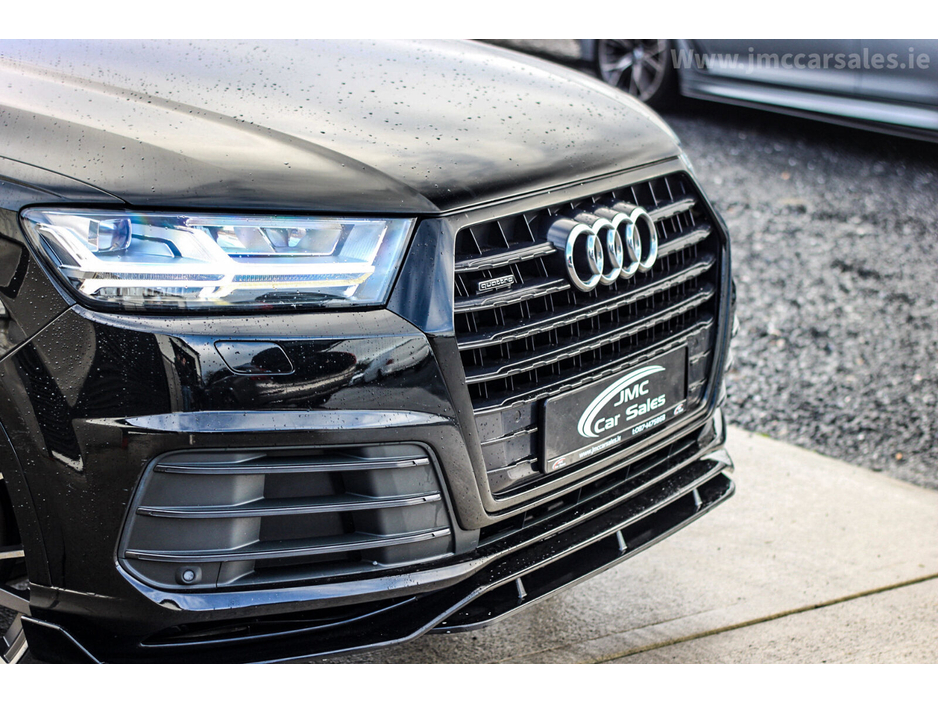 2017 Audi Q7  €37,995