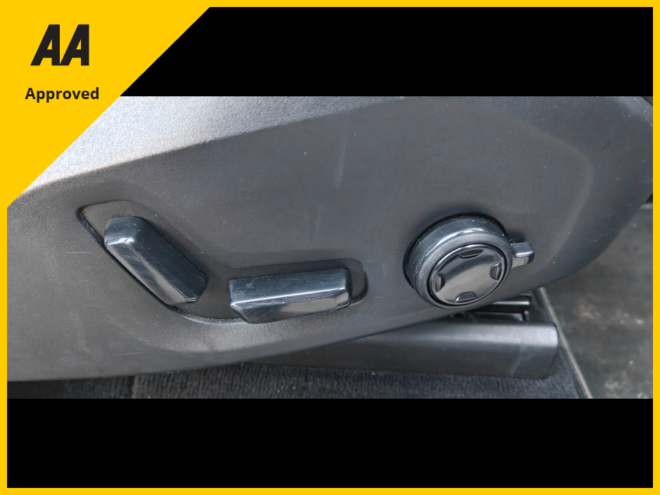 2017 Volvo XC90 2.0 TD T8 R-DESIGN TWIN E ENGINE 5DR AU €29,950