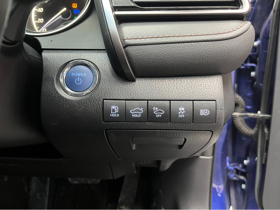 2019 Toyota Camry - image 13