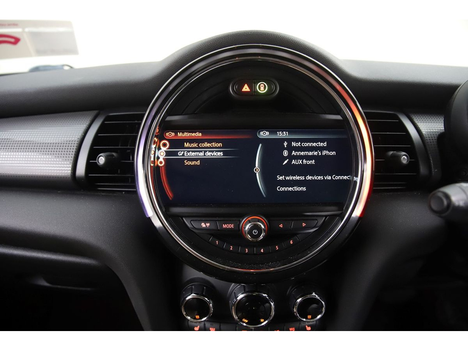 2017 MINI Hatch 1.5 COOPER AUTO 5DR *BI-TONE ROOF*UPGRADED 17" ALLOY WHEELS* €16,490