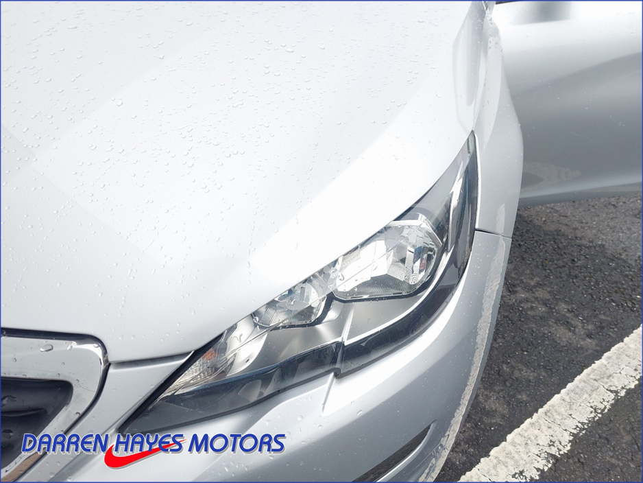 2017 Peugeot 308 - image 21