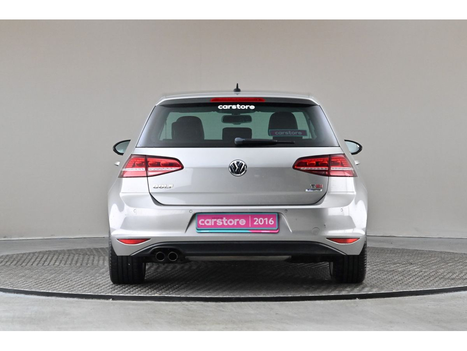 2016 Volkswagen Golf - image 8