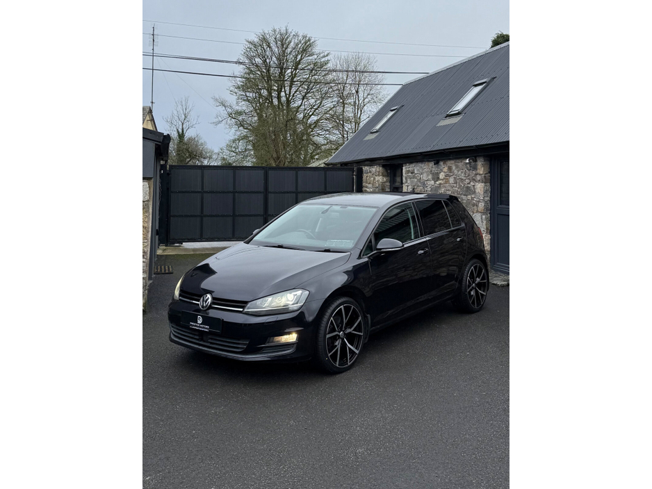 2014 Volkswagen Golf  €13,995