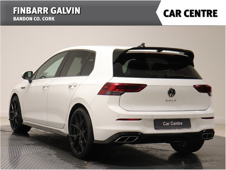2022 Volkswagen Golf 2.0 TDI 150HP R-Line €32,950