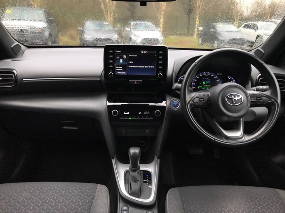 2023 Toyota Yaris Cross LUNA SPORT - GRANDONS €27,995