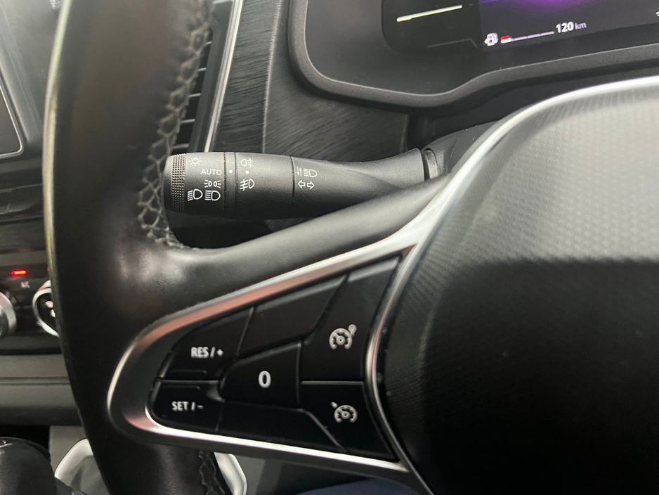 2024 Renault Trafic - image 10