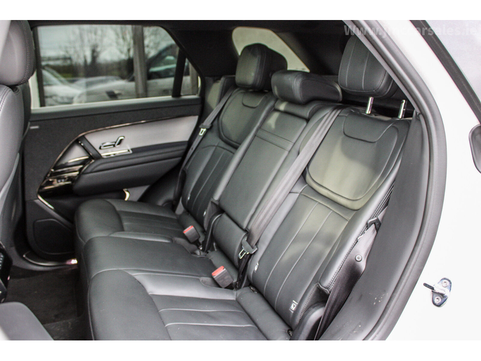 2023 Land Rover Range Rover - image 30