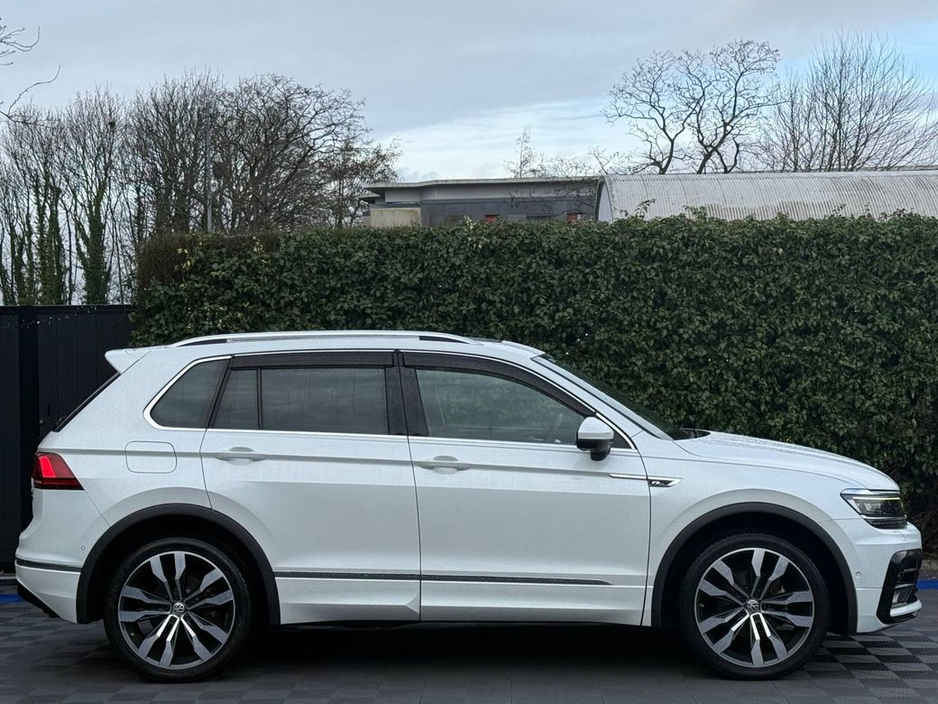 2020 Volkswagen Tiguan R-LINE 4MOTION 2.0 TDI * HUGE SPEC * // OPENING PAN ROOF // 360 PARKING CAMERAS // HEADS UP DISPLAY // APPLE CARPLAY/ANDROID AUTO €34,950