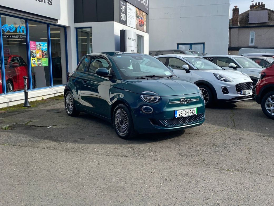 2025 Fiat 500e - image 3