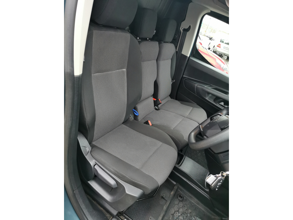 2024 Citroen Berlingo LX PLUS BLUEHDI 100 M