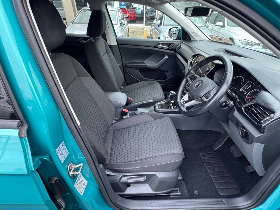 2020 Volkswagen T-Cross - image 16