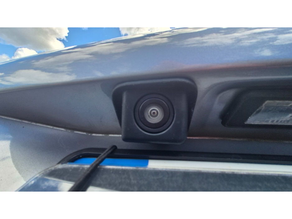 2018 Peugeot 2008 - image 10