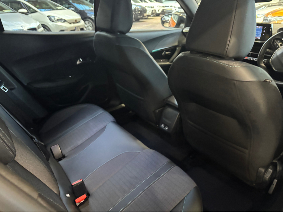 2023 Peugeot 2008 - image 18