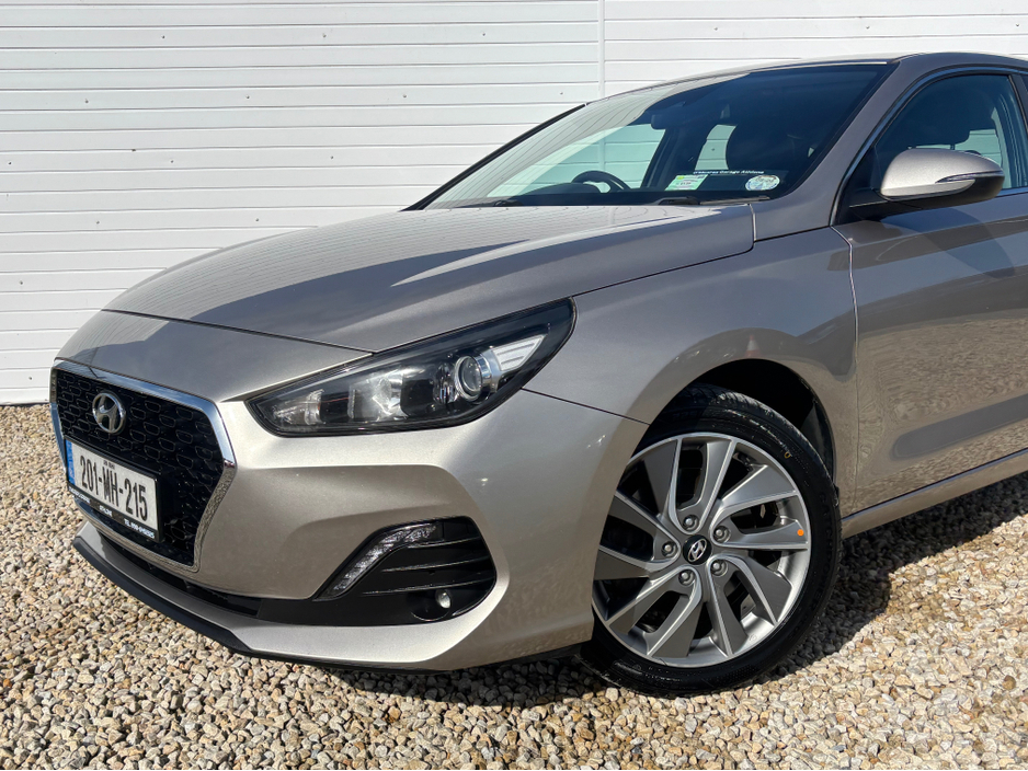 2020 Hyundai i30 - image 12