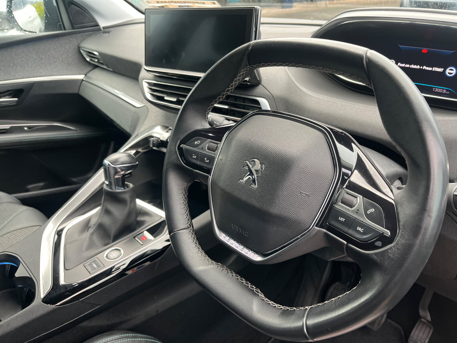 2021 Peugeot 3008 - image 5