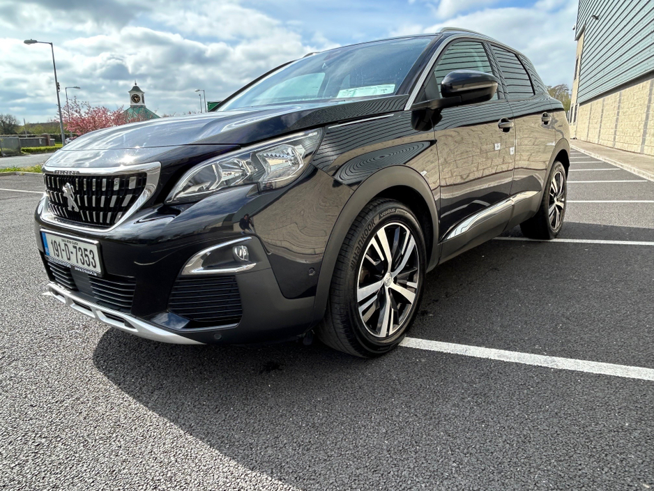 2019 Peugeot 3008 - image 2