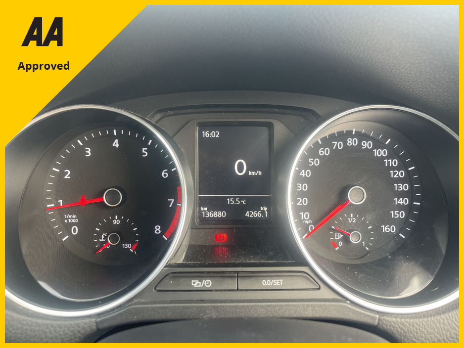 2014 Volkswagen Polo - image 4