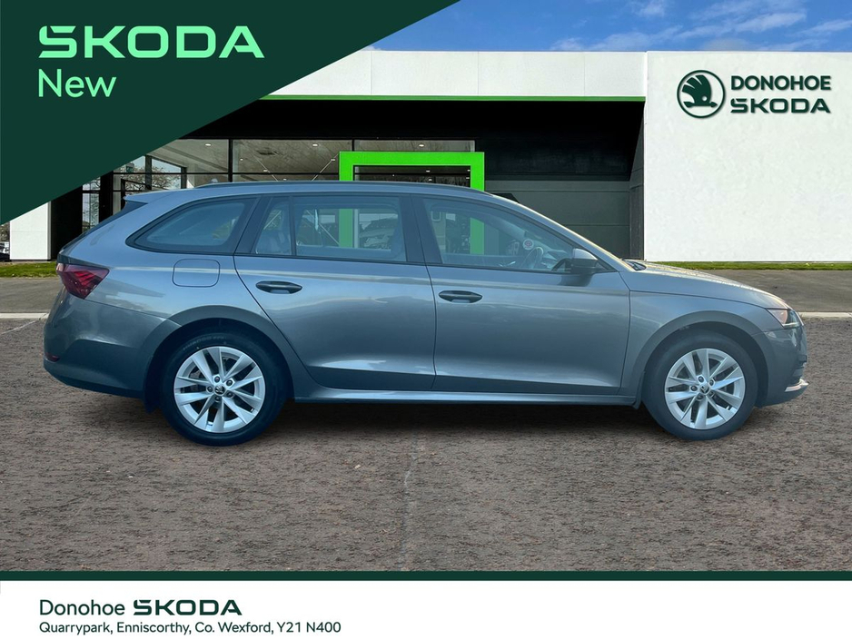 2023 Skoda Octavia - image 4