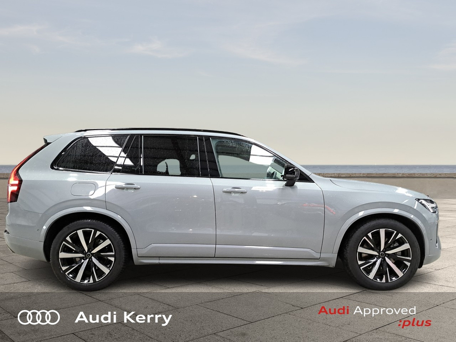 2025 Volvo XC90 - image 8