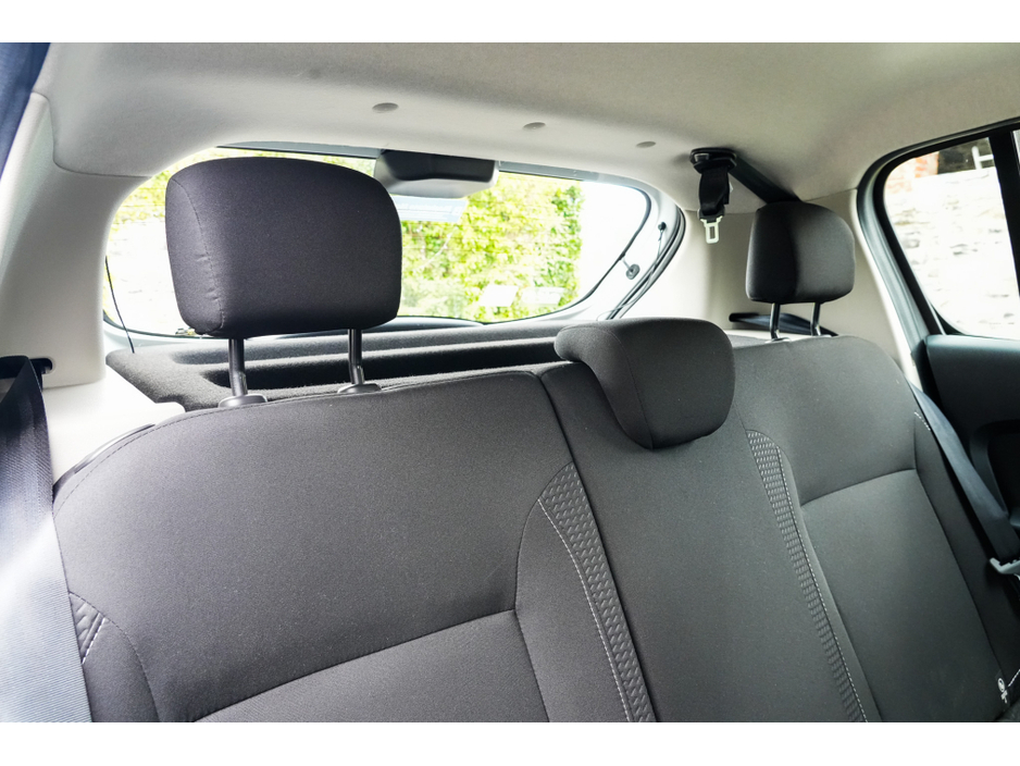 2018 Dacia Sandero - image 11