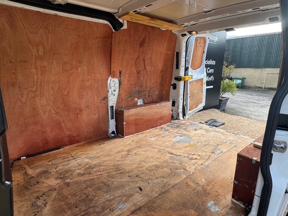 2022 Ford Transit Custom - image 12