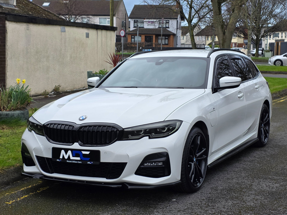 2021 BMW 3 Series - image 9