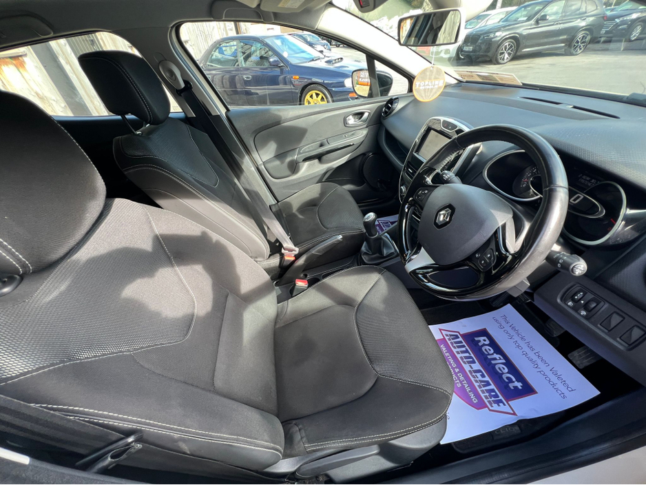 2017 Renault Clio - image 10